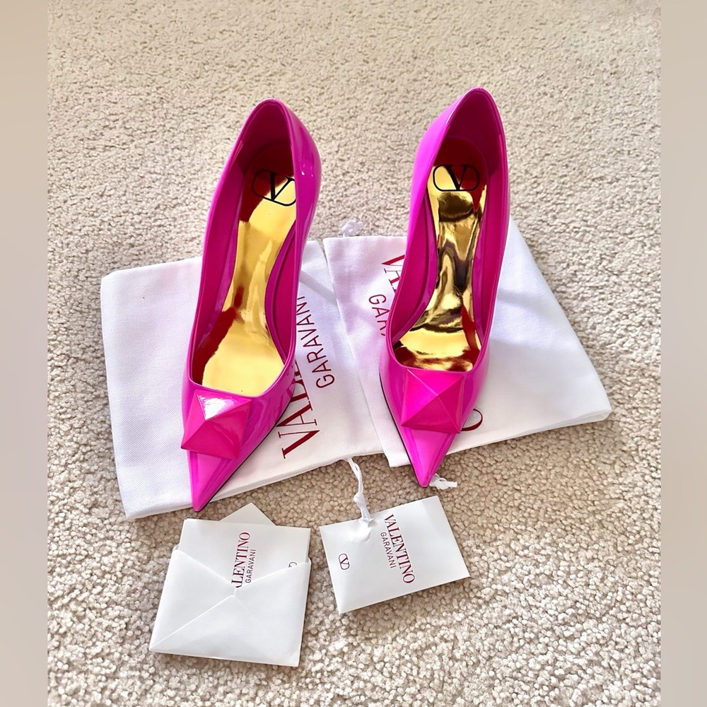 Valentino Garavani One Stud Patent Leather Pumps With Matching Stud, Size 36